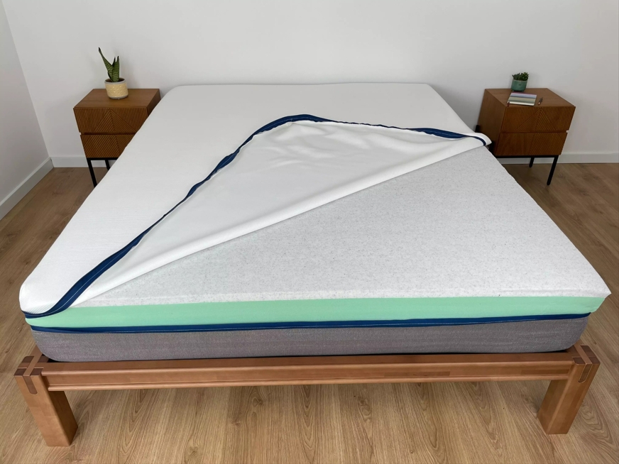 colchão com capa aberta